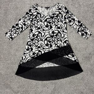 Cupio Shirt Womens Medium Black White Abstract Hi Low Hem Mesh Tunic Top